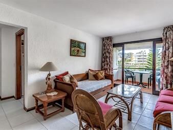 https://web5.gallito.com.uy/alquiler-de-apartamento-a-metros-de-playa-mansa-inmuebles-28032381