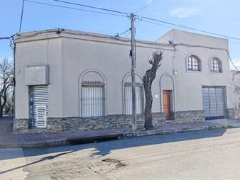 https://web5.gallito.com.uy/buena-casa-mas-local-comercial-y-monoambiente-inmuebles-27717330