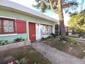 https://web5.gallito.com.uy/se-vende-casa-de-3-dormitorios-en-el-centro-de-inmuebles-25036954