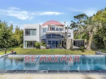 https://web5.gallito.com.uy/casa-de-5-dormitorios-en-venta-punta-del-este-inmuebles-28140412