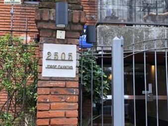 https://web5.gallito.com.uy/hermoso-apartamento-de-2-dormitorios-frente-al-inmuebles-28140512