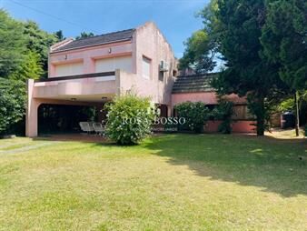 https://web5.gallito.com.uy/casa-en-venta-5-dormitorios-50-metros-de-la-inmuebles-27775746