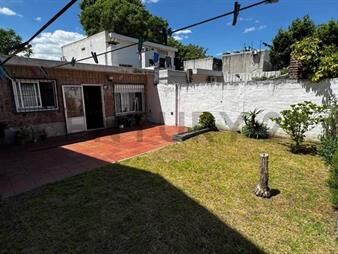 https://web5.gallito.com.uy/venta-casa-2-dormitorios-con-fondo-y-parrillero-2-cocher-inmuebles-28110759