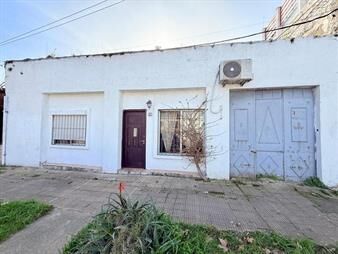 https://web5.gallito.com.uy/venta-casa-1-dormitorio-santiago-vazquez-inmuebles-28093176