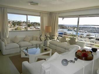 https://web5.gallito.com.uy/en-venta-apartamento-en-punta-del-este-de-4-con-inmuebles-28153412