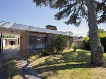 https://www.gallito.com.uy/venta-casa-3-dormitorios-y-garage-solymar-sur-inmuebles-28156527