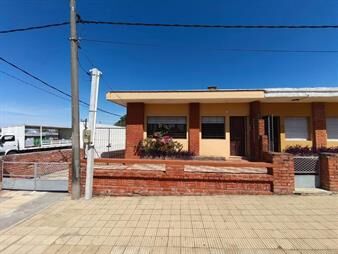 https://web5.gallito.com.uy/excelente-casa-2-dormitorios-con-garaje-inmuebles-28156719