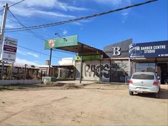 https://web5.gallito.com.uy/en-impecable-estado-sobre-av-giannattasio-sur-local-solyma-inmuebles-28143388