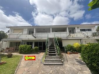 https://www.gallito.com.uy/alquiler-anual-de-apartamento-a-1-de-la-playa-mansa-con-coc-inmuebles-28161112