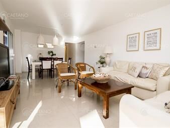 https://www.gallito.com.uy/amplio-y-luminoso-apartamento-de-2-dormitorios-en-inmuebles-24812261