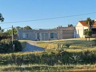 https://web5.gallito.com.uy/venta-casa-2-dormitorios-en-rambla-de-las-toscas-inmuebles-26204117