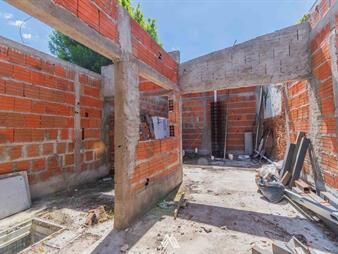 https://web5.gallito.com.uy/venta-terreno-reciclaje-a-terminar-en-pando-centro-inmuebles-28195787