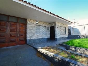 https://web5.gallito.com.uy/venta-union-casa-3-dormitorios-cocheras-patio-inmuebles-27899616