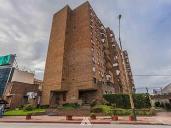 https://web5.gallito.com.uy/vendo-apartamento-2-dormitorios-malvin-pza-italia-inmuebles-28201541
