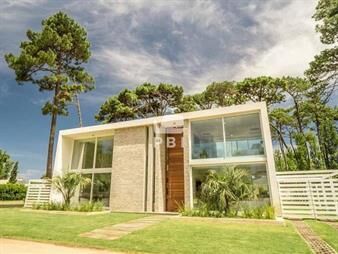 https://web5.gallito.com.uy/casa-4-dormitorios-punta-del-este-ref-inmuebles-24658174