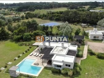 https://www.gallito.com.uy/chacra-en-alquiler-temporada-5-dormitorios-jose-ignacio-inmuebles-28221062