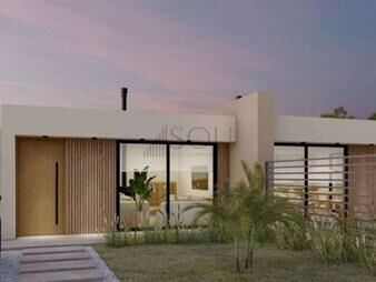 https://web5.gallito.com.uy/venta-casa-dos-dormitorios-y-terreno-lagomar-inmuebles-27378197