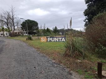 https://www.gallito.com.uy/lote-en-venta-en-barrio-cerrado-inmuebles-27608247