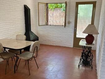 https://web5.gallito.com.uy/casa-reciclada-a-nuevo-en-barrio-ic-13-inmuebles-27808131