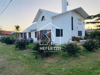 https://www.gallito.com.uy/venta-casa-en-la-floresta-inmuebles-28237679
