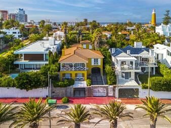 https://web5.gallito.com.uy/venta-casa-5-dormitorios-en-peninsula-inmuebles-27929013