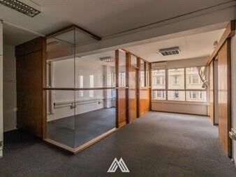 https://web5.gallito.com.uy/alquiler-gran-oficina-frente-al-palacio-salvo-inmuebles-27690886