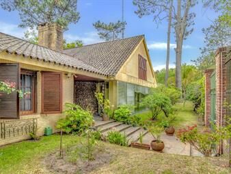https://web5.gallito.com.uy/casa-de-4-dormitorios-en-venta-punta-del-este-inmuebles-28244532