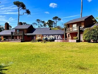 https://www.gallito.com.uy/casa-de-6-dormitorio-en-punta-del-este-inmuebles-27608722