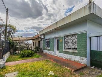 https://www.gallito.com.uy/venta-de-3-casa-en-el-mismo-padron-cerrito-inmuebles-28253065
