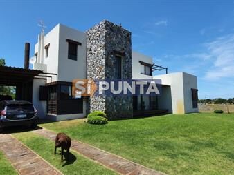https://www.gallito.com.uy/alquiler-y-venta-de-casa-de-5-dormitorios-en-inmuebles-27610328