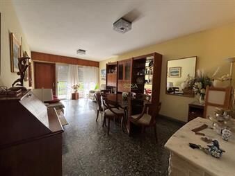 https://web5.gallito.com.uy/oficina-sosa-ramos-esquina-perez-gomar-casa-con-inmuebles-28257902
