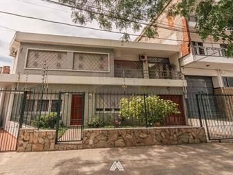 https://www.gallito.com.uy/venta-casa-brazo-oriental-3-dormitorios-y-garaje-inmuebles-28270294