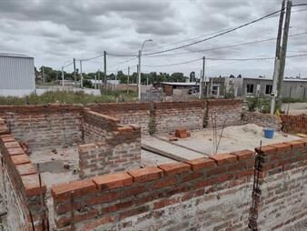 https://web5.gallito.com.uy/venta-terreno-de-402-m²-con-construccion-en-pando-inmuebles-28270405