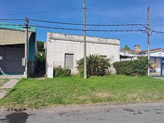 https://web5.gallito.com.uy/venta-de-casa-a-reciclar-con-gran-terreno-en-pando-inmuebles-28109947