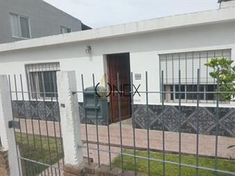 https://web5.gallito.com.uy/se-vende-casa-en-barrio-villa-sarandã­-inmuebles-28270966