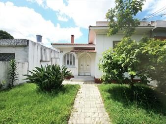 https://web5.gallito.com.uy/venta-casa-en-la-union-4-dormitorios-gran-patio-inmuebles-28216381