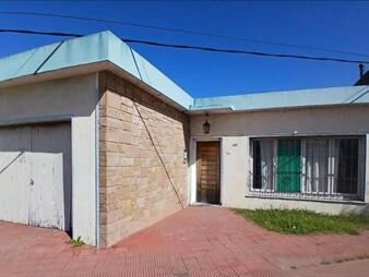 https://web5.gallito.com.uy/casa-de-2-dormitorios-y-garaje-excelente-ubicacion-inmuebles-28125978