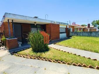 https://web5.gallito.com.uy/casa-venta-solymar-4-dormitorios-inmuebles-28258332