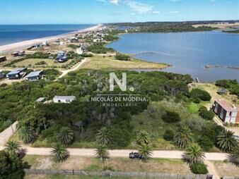 https://web5.gallito.com.uy/terreno-en-santa-monica-a-pocos-metros-del-mar-inmuebles-25141680