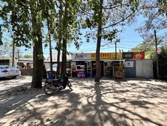 https://web5.gallito.com.uy/venta-de-local-comercial-con-casa-en-m-de-solymar-inmuebles-28221349