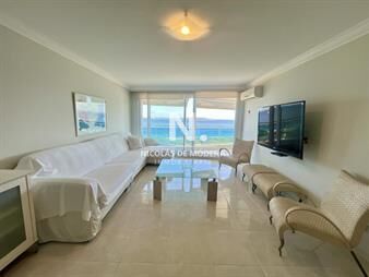 https://web5.gallito.com.uy/venta-apartamento-2-dormitorios-playa-mansa-del-inmuebles-27014832