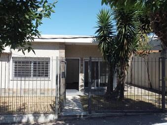 https://www.gallito.com.uy/venta-casa-2-dormitorios-a-metros-del-centro-inmuebles-28296176
