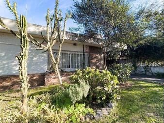 https://web5.gallito.com.uy/venta-de-casa-3-dormitorios-en-villa-española-inmuebles-28296181