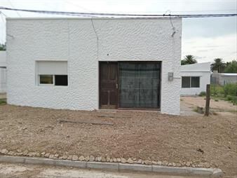 https://www.gallito.com.uy/casa-de-dos-dormitorios-y-apto-inmuebles-28296255