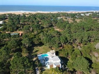 https://web5.gallito.com.uy/venta-de-casa-en-arenas-de-jose-ignacio-inmuebles-28296360