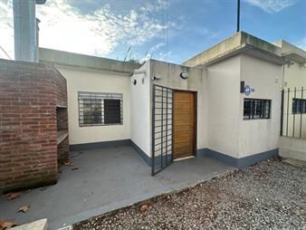 https://www.gallito.com.uy/venta-con-renta-de-casa-de-2-dormitorios-en-malvin-norte-inmuebles-27473824