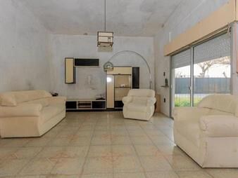 https://www.gallito.com.uy/venta-de-casa-3-habitaciones-en-flor-de-maroñas-–-99-m2-con-inmuebles-28296172