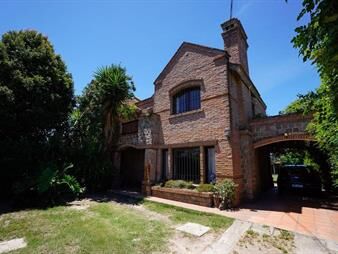 https://www.gallito.com.uy/hermosa-casa-3-dormitorios-san-jose-de-carrasco-inmuebles-28313384