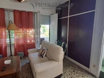 https://web5.gallito.com.uy/ph-de-altos-en-venta-2-dormitorios-1-baño-y-inmuebles-25124417