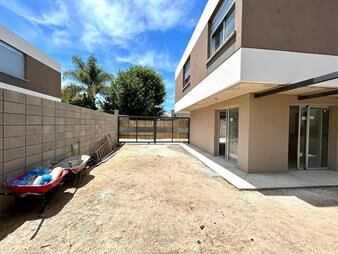 https://www.gallito.com.uy/venta-casa-de-3-dormitorios-dos-baños-y-garaje-a-estrenar-inmuebles-28216710